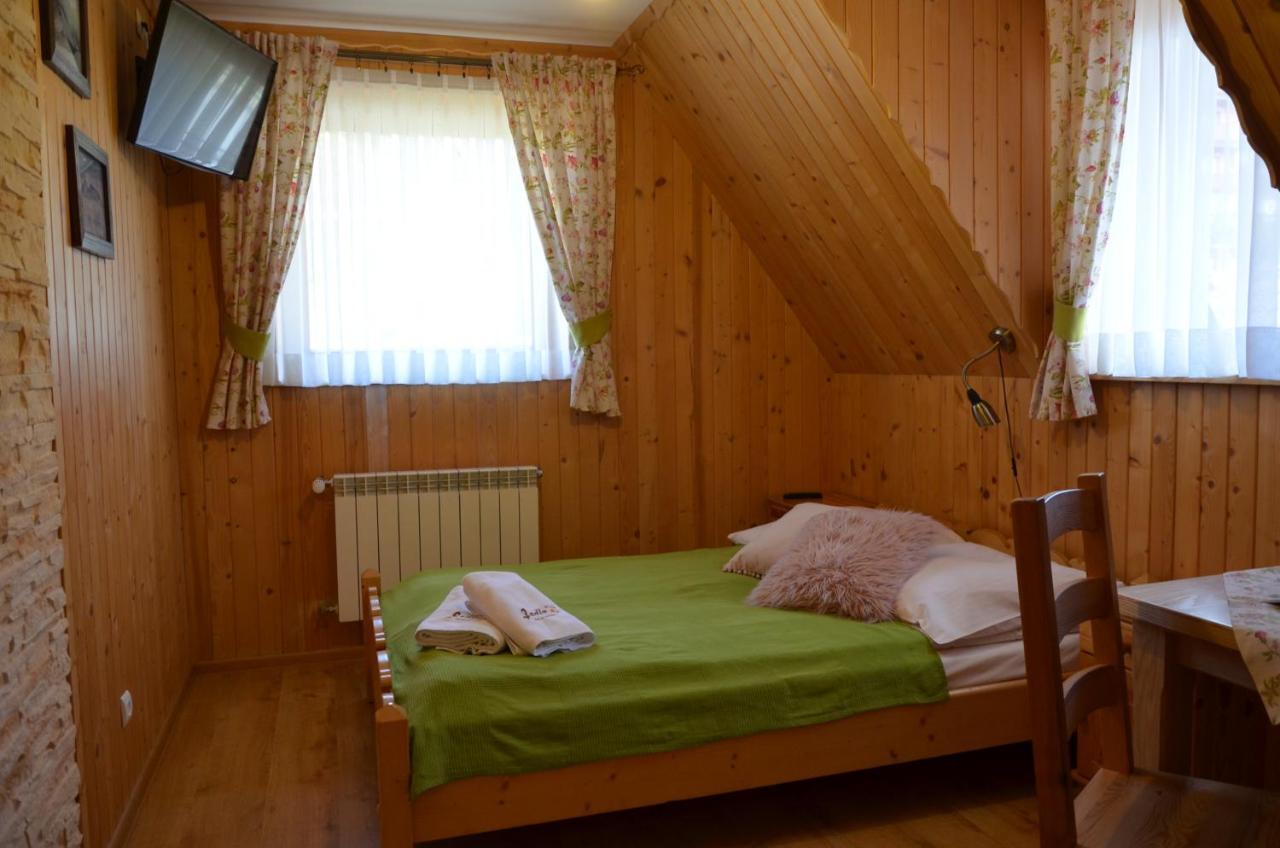 Jedla Miejsce Goscinne บุโควินา ทัตซานสกา ภายนอก รูปภาพ